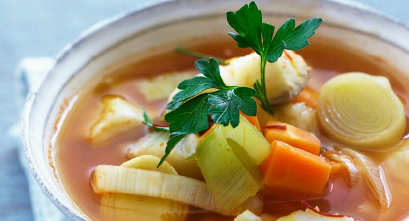 Soupe de poisson aux poireaux et carottes