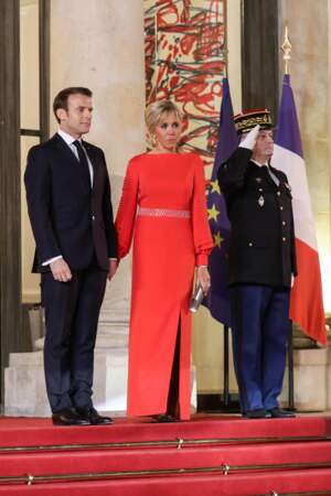 Brigitte Macron : cette passion pour les longues robes fendues qu'elle partage avec une star de Game of Thrones