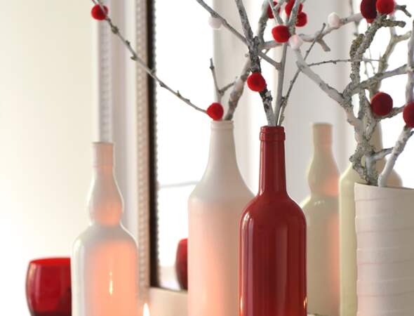 Une décoration de Noël tradi en rouge et blanc avec... Des soliflores peints