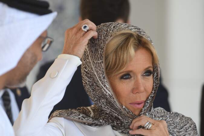 Brigitte Macron à Abu Dhabi, élégance et discrétion 