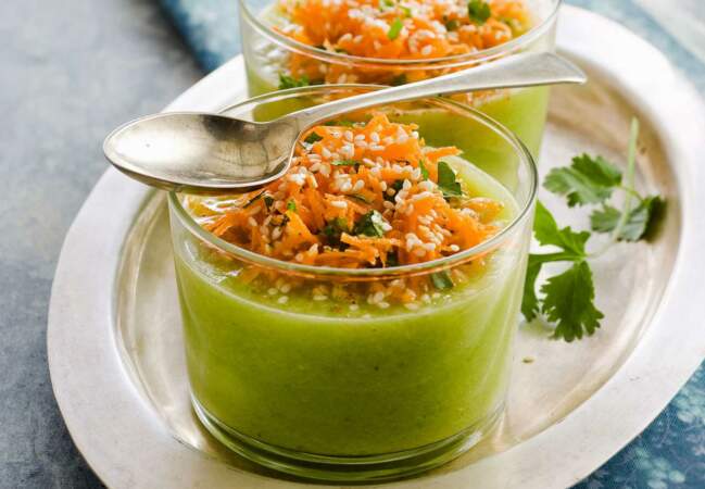 Soupe de concombre aux carottes et sésame