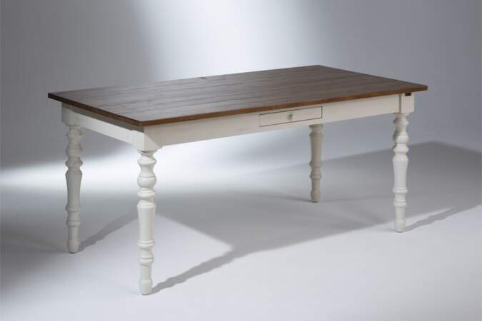 Une table en pin