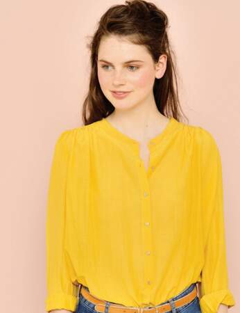 Top couleur de l'été : la blouse jaune