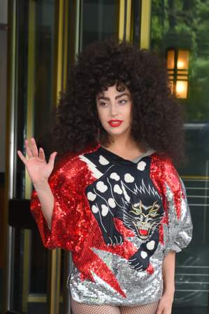 En 2014, Lady Gaga essaye la coupe afro'