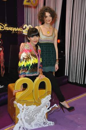 Nolwenn Leroy et sa soeur Kay Le Magueresse à la soirée du 20ème anniversaire du Parc Disneyland le 31 mars 2012.