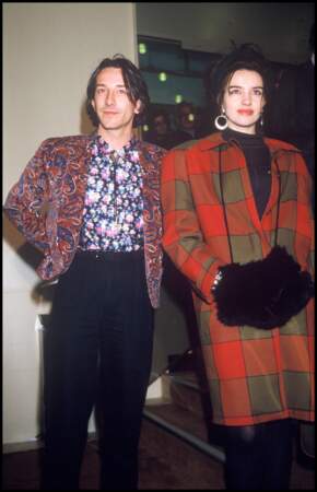 Béatrice Dalle avec Jean-Hugues Anglade à la première du film "37,2° le matin" en 1986.