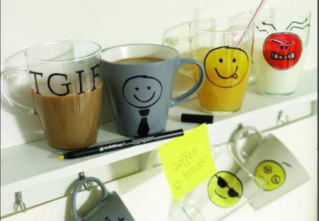 Des mugs décorés au feutre