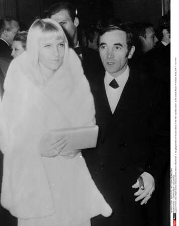 Charles Aznavour et Ulla Thorsell à la première du film "Caroline Chérie", à Rome, le 30 décembre 1967.