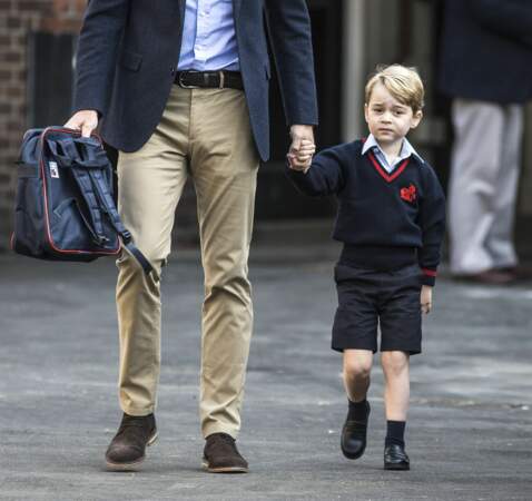 Le prince George pas très rassuré pour son premier jour d'école à Londres, septembre 2017