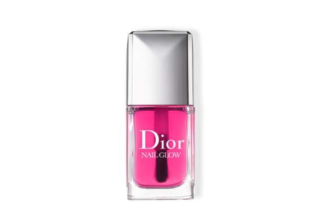 Elisabeth, chef de service créatif : le nail glow Dior 
