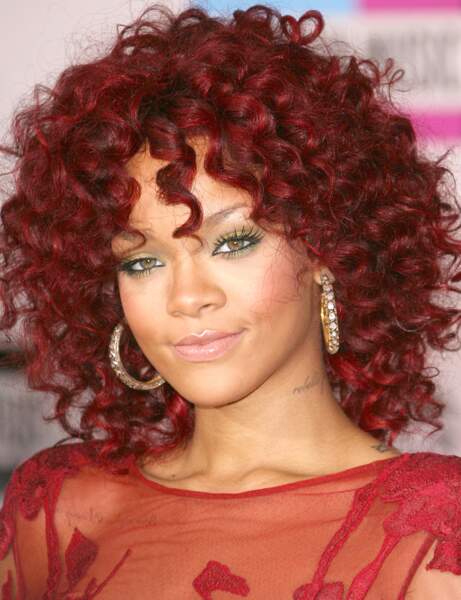 Les cheveux rouges de Rihanna