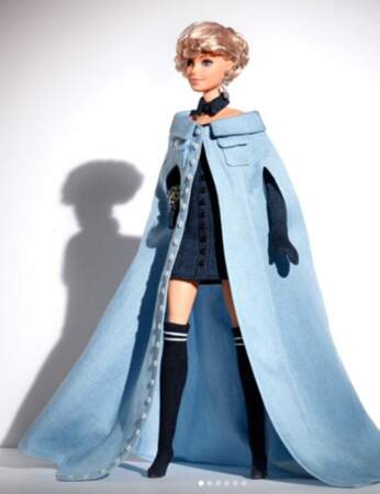 Barbie : la cape extra-longue