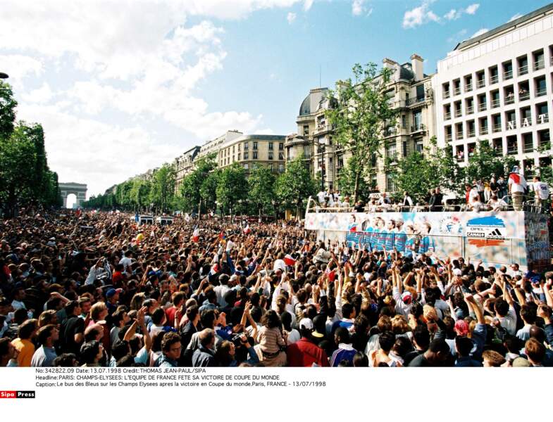 La fête aux Champs-Elysées 