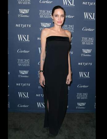 La robe noire d'Angelina Jolie
