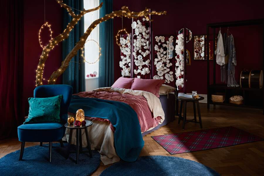 Une chambre décorée aux couleurs de Noël  