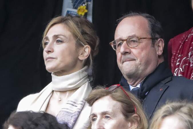 François Hollande et Julie Gayet en amoureux au Stade de France