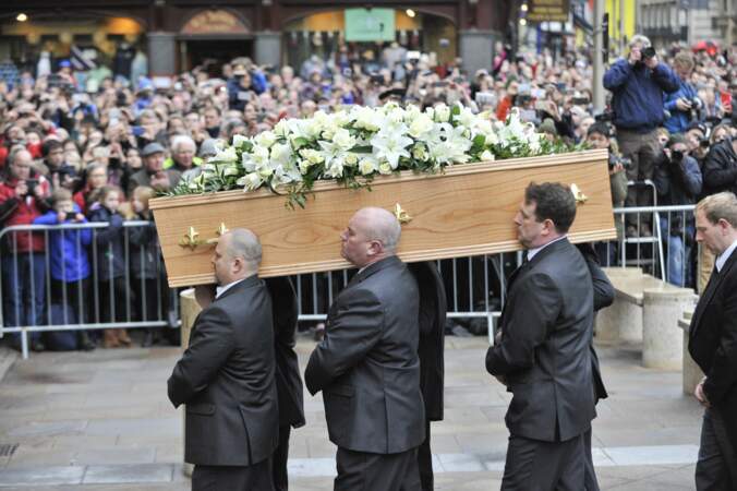 Ses funérailles, le 31 mars, à Cambridge