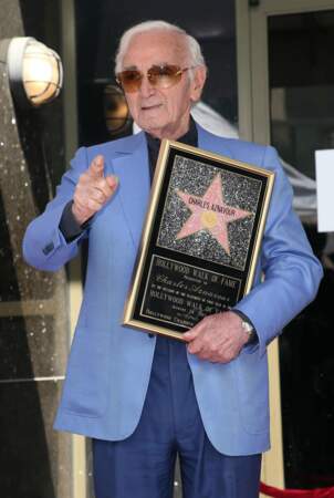 Charles Aznavour est un des rares artistes européens à avoir son étoile sur le Walk of Fame d'Hollywood