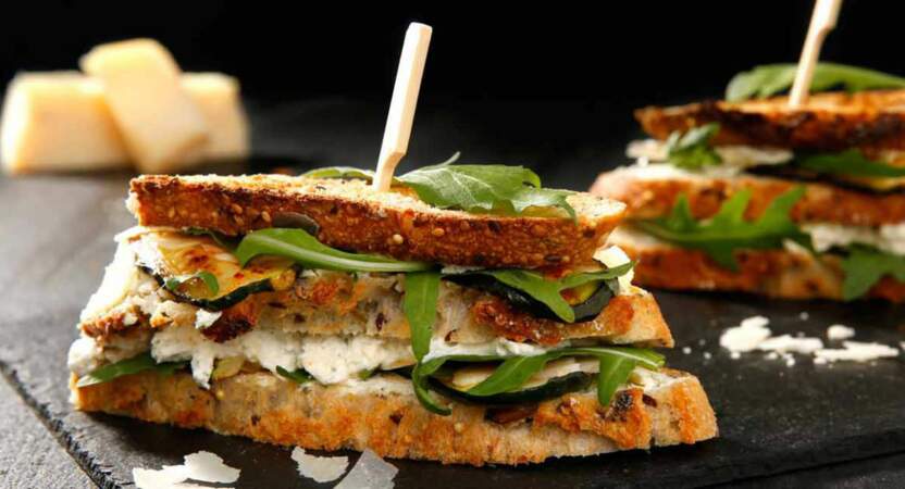 Sandwich courgette et fromage ail et fines herbes