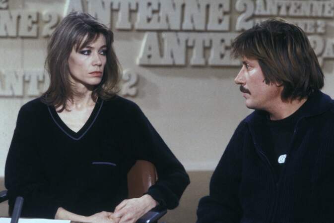 Françoise Hardy et Jacques Dutronc sur un plateau de télévision en novembre 1980 à Paris.