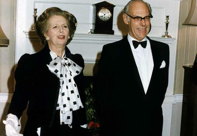 Margaret Thatcher, encore Première ministre en 1990, avec son mari, Denis Thatcher. 