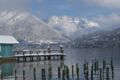 Lac d'Annecy avec le massif des Bornes 