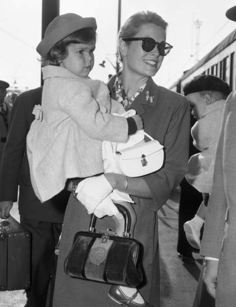 Princesse Grace avec sa fille princesse Caroline en 1959