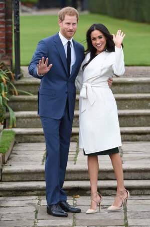 Meghan Markle en manteau blanc pour annoncer ses fiançailles 