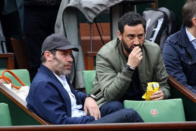 Jalil Lespert et Cyril Hanouna, inquiets pour le match ou pour la pluie ? 