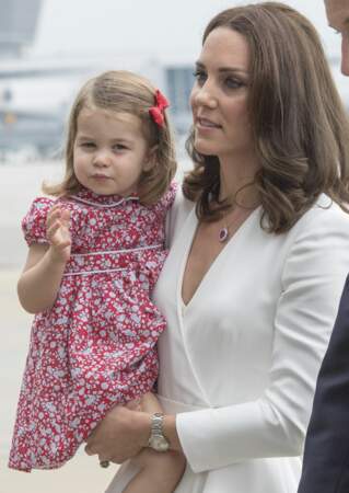 Les plus beaux looks de la princesse Charlotte : robe liberty rose framboise