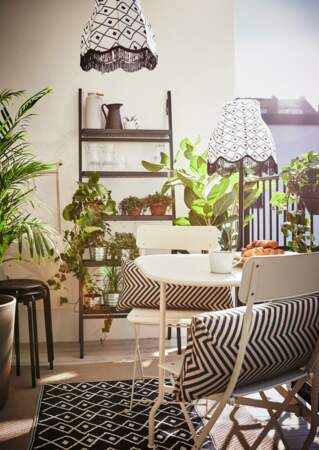 salon de jardin noir et blanc Ikea