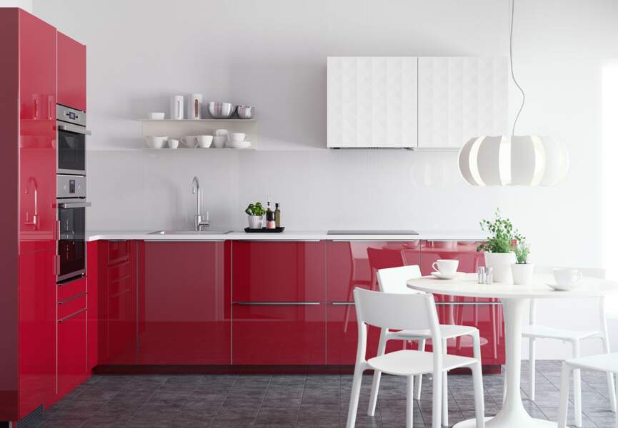 Cuisine Ikea : le modèle rouge cerise