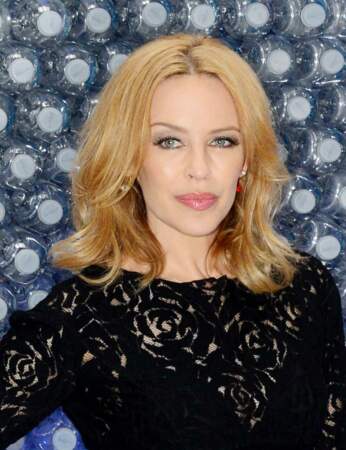 Le carré pin-up de Kylie Minogue