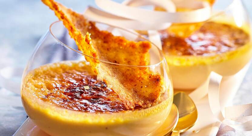Crèmes brûlées au foie gras et tuiles aux noix