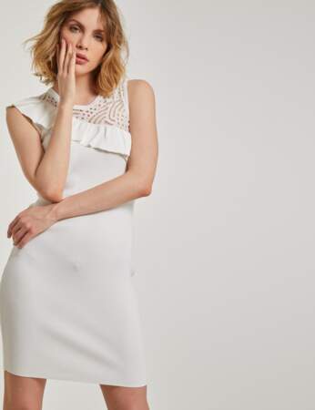 Tendance robe blanche de mariée 2018 : la robe à détail volanté