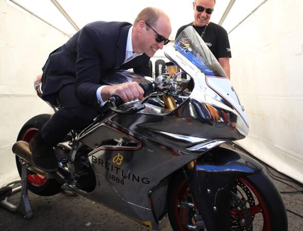 Le prince William s'éclate à moto