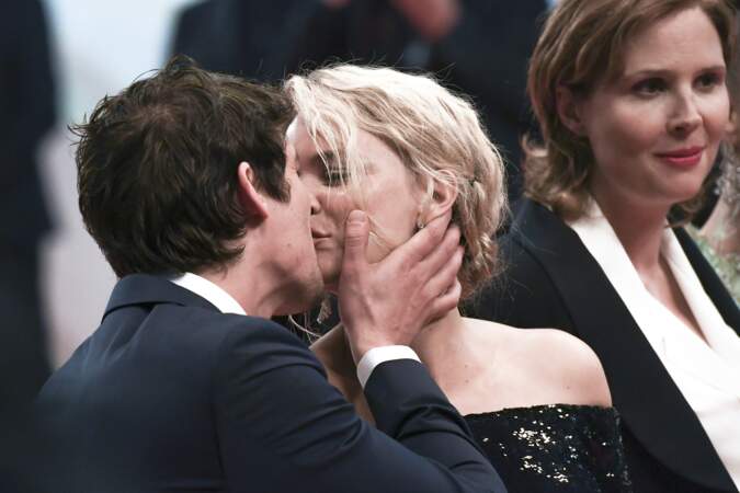 Virginie Efira et son compagnon Niels Schneider à la première de "Sibyl" à Cannes, le 24 mai 2019.