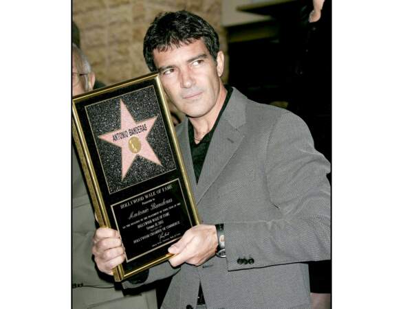 Antonio Banderas reçoit son étoile sur le Hollywood Walk of Fame en 2005 (45 ans)