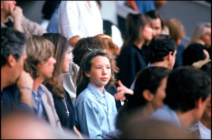 En 1993 pour le concert de son père Johnny Hallyday, Laura Smet a 10 ans