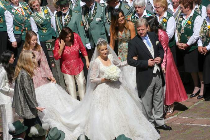 Arrivée de la mariée, la créatrice de mode russe Ekaterina Malysheva