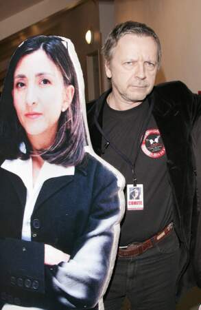 Renaud a participé au comité de soutien pour la libération d'Ingrid Bétancourt en 2006