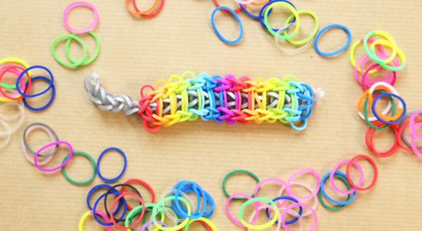 Bracelet élastique Rainbow Loom : l’échelle arc-en-ciel