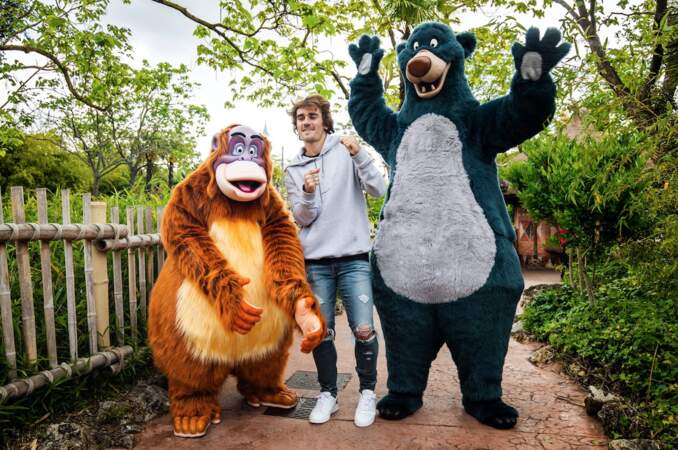 Antoine Griezmann fait honneur à la sortie du nouveau film Le Roi Lion à Disneyland Paris 