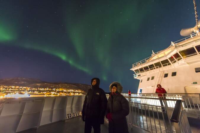 On peut même y assister en longeant les côtes norvégiennes en ferry