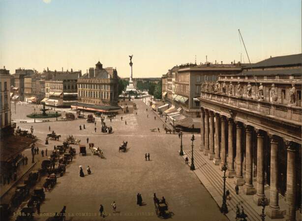 L'Opéra national de Bordeaux (appelé alors Comédie) et le cours du 30 Juillet... sans le tram !