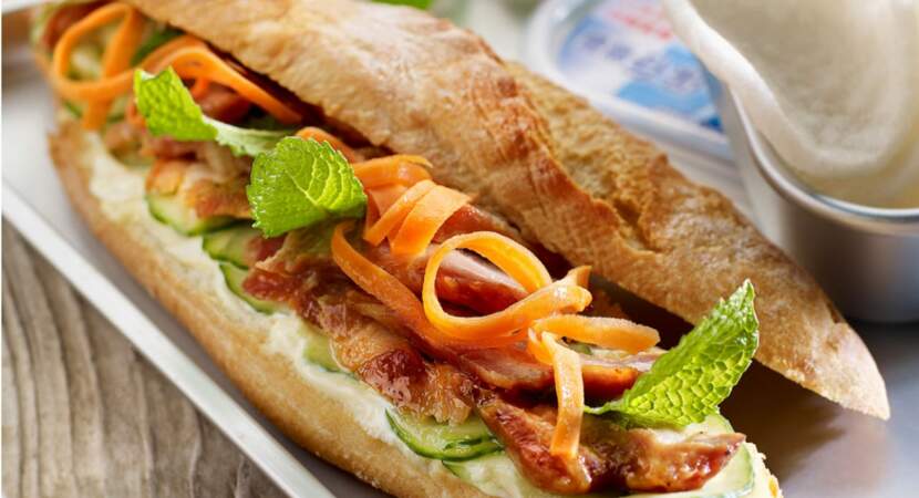 Sandwich vietnamien au porc laqué
