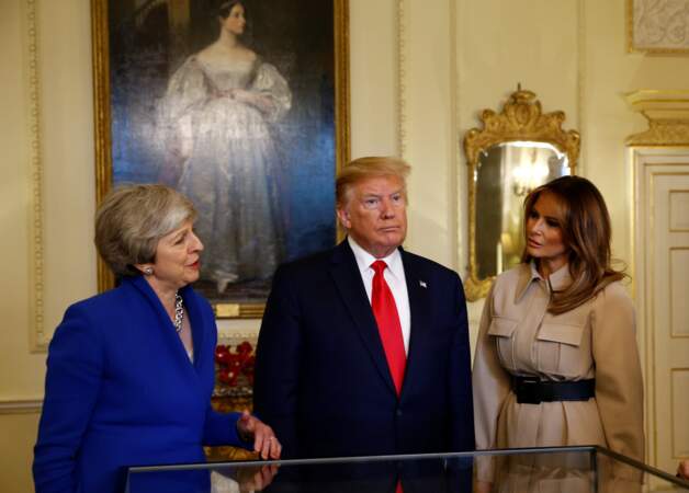 Melania Trump se rattrape avec une tenue canon et so British à Londres !