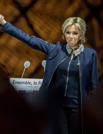 Brigitte Macron : le chignon de soirée 