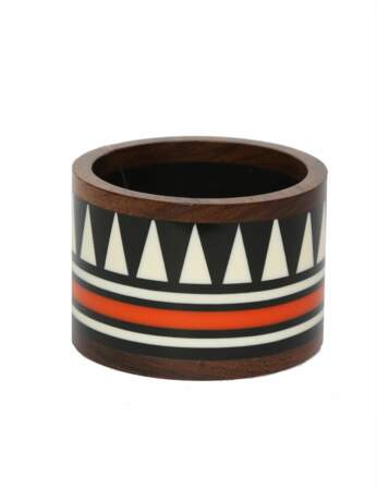 Le bracelet en bois traditionnel