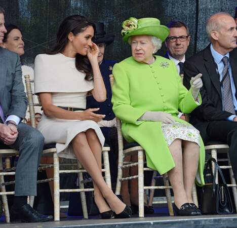 La reine Elizabeth II et Meghan Markle discutent